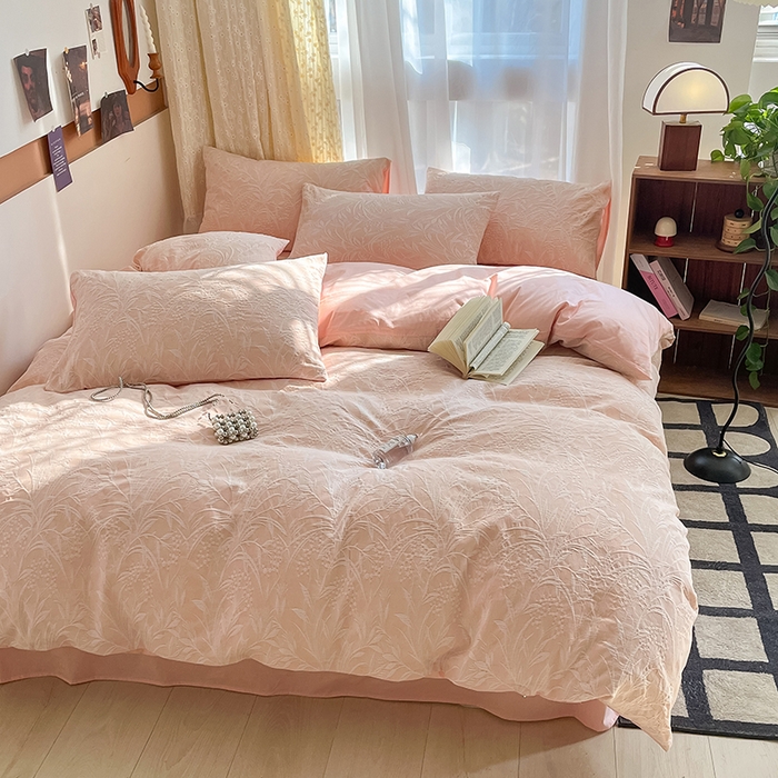 91家纺网 家纺一手货源 找家纺 琪格格纺织 2026新款60s纯棉加厚三层纱系列四件套 三层纱 芳草 粉玉