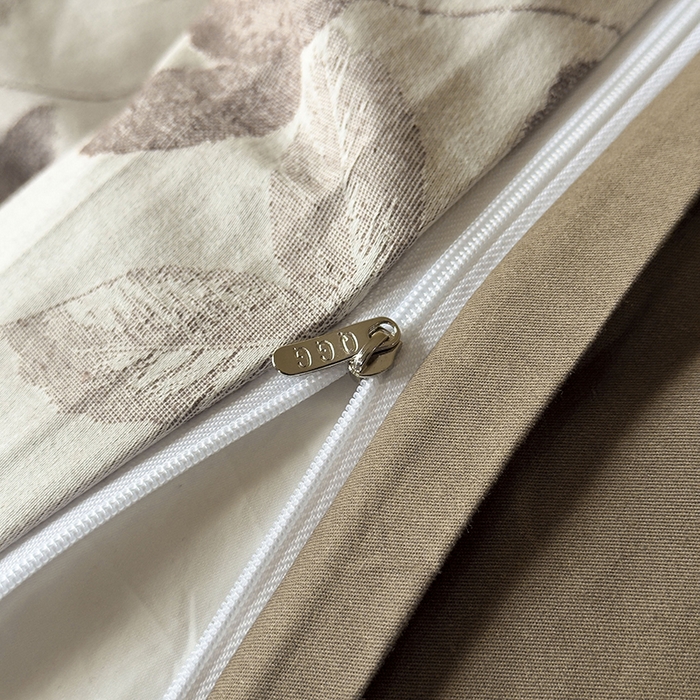 91家纺网 家纺一手货源 找家纺 琪格格纺织 2026新款60s纯棉加厚三层纱系列四件套 三层纱 枫韵-咖