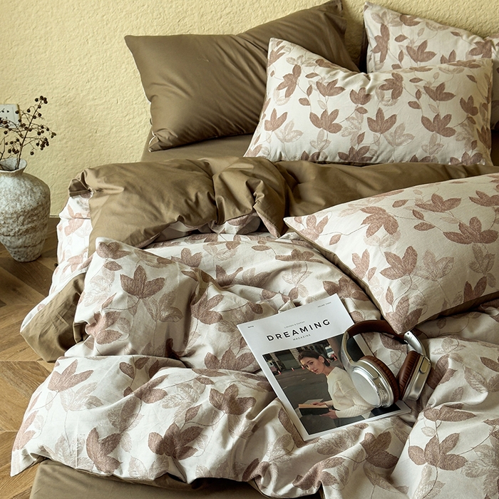 91家纺网 家纺一手货源 找家纺 琪格格纺织 2026新款60s纯棉加厚三层纱系列四件套 三层纱 枫韵-咖