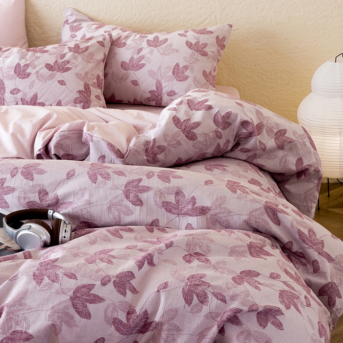 91家纺网 家纺一手货源 找家纺 琪格格纺织 2026新款60s纯棉加厚三层纱系列四件套 三层纱 枫韵-紫