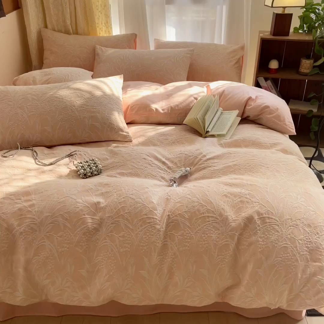 91家纺网 家纺一手货源 找家纺 琪格格纺织 2026新款60s纯棉加厚三层纱系列四件套 三层纱 芳草 粉玉