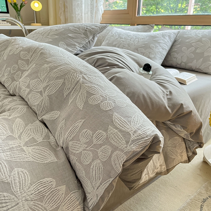 91家纺网 家纺一手货源 找家纺 琪格格纺织 2026新款60s纯棉加厚三层纱系列四件套 三层纱 爱在春秋-灰