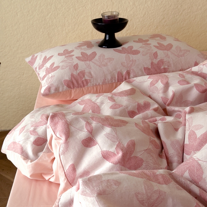 91家纺网 家纺一手货源 找家纺 琪格格纺织 2026新款60s纯棉加厚三层纱系列四件套 三层纱 枫韵-柔玉