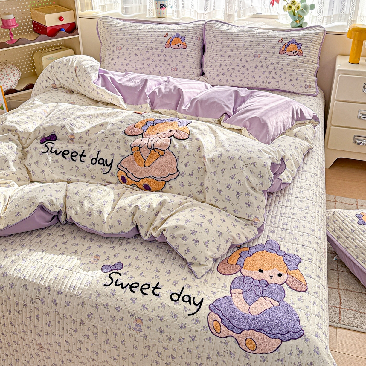 91家纺网 家纺一手货源 找家纺 富米莱（原臻工厂） 2026新款古法仿棉毛巾绣夹棉床盖床垫床褥床笠一四季款系列 安妮女孩