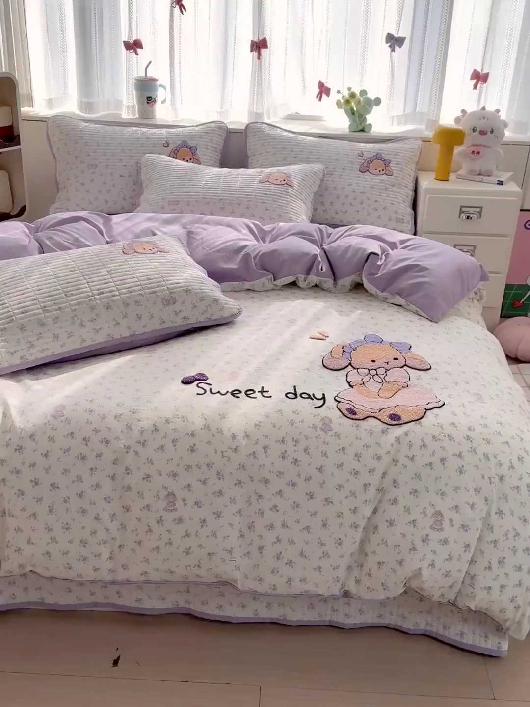 91家纺网 家纺一手货源 找家纺 富米莱（原臻工厂） 2026新款古法仿棉毛巾绣夹棉床盖床垫床褥床笠一四季款系列 安妮女孩