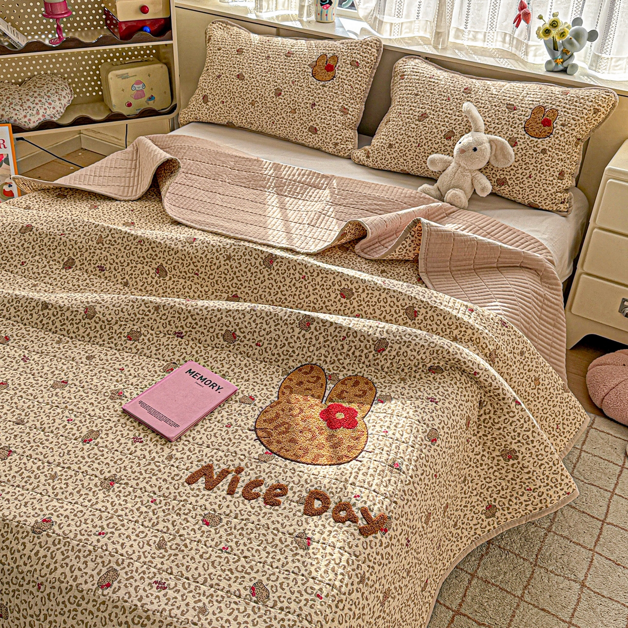 91家纺网 家纺一手货源 找家纺 富米莱（原臻工厂） 2026新款古法仿棉毛巾绣夹棉床盖床垫床褥床笠一四季款系列 豹纹猫