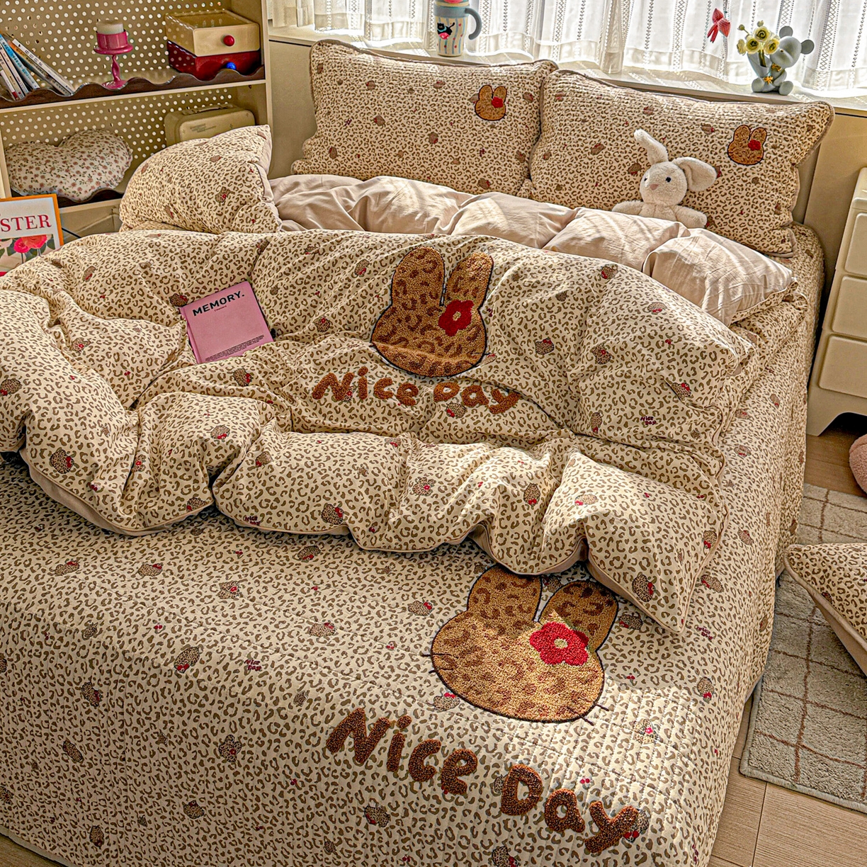 91家纺网 家纺一手货源 找家纺 富米莱（原臻工厂） 2026新款古法仿棉毛巾绣夹棉床盖床垫床褥床笠一四季款系列 豹纹猫