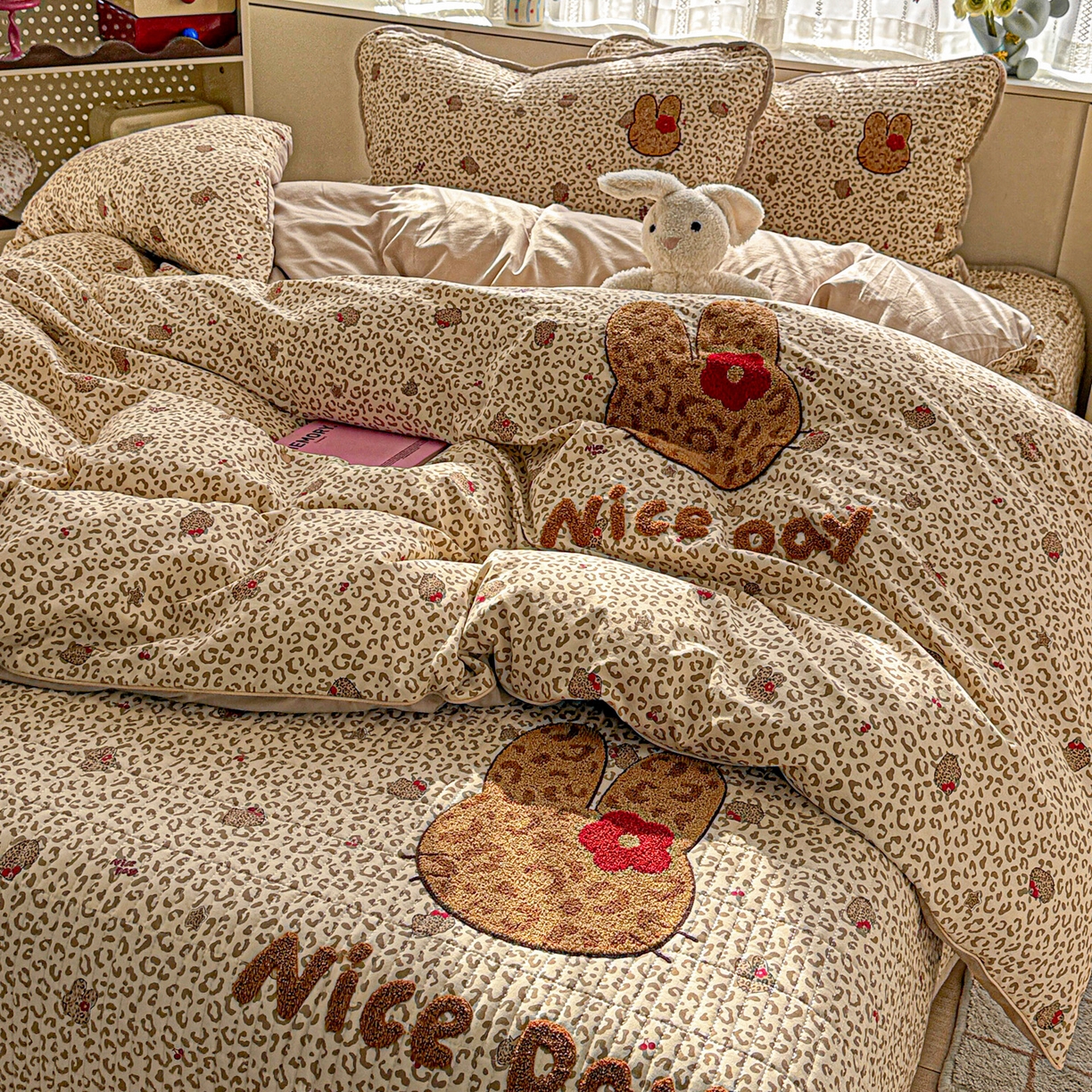 91家纺网 家纺一手货源 找家纺 富米莱（原臻工厂） 2026新款古法仿棉毛巾绣夹棉床盖床垫床褥床笠一四季款系列 豹纹猫