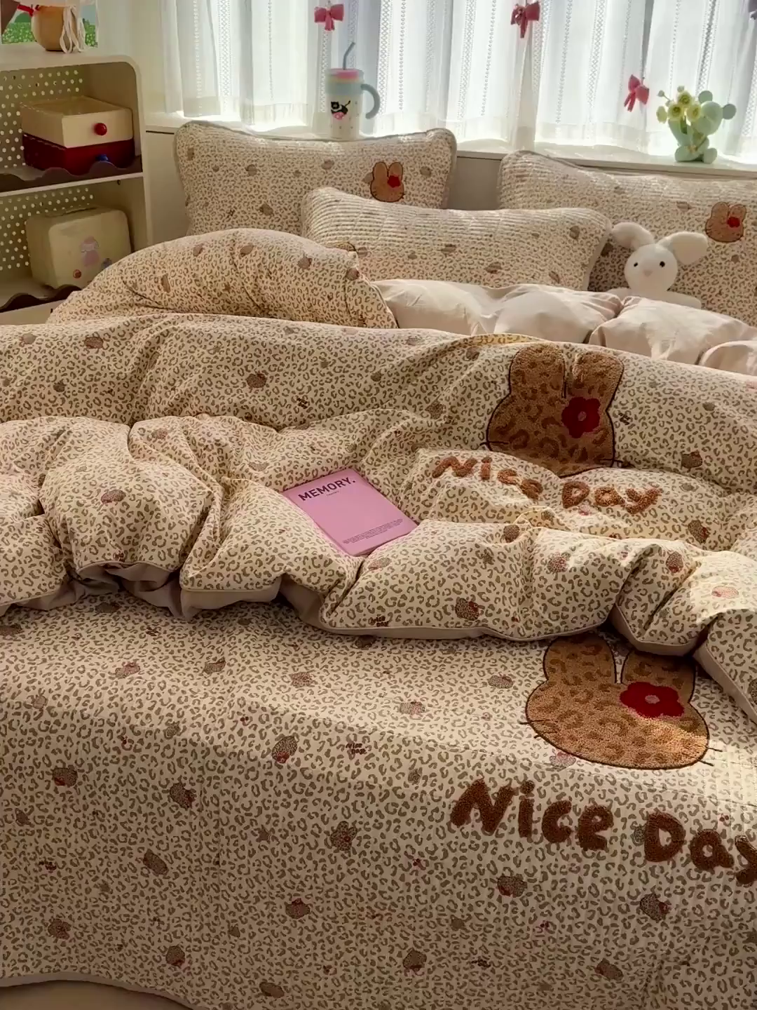 91家纺网 家纺一手货源 找家纺 富米莱（原臻工厂） 2026新款古法仿棉毛巾绣夹棉床盖床垫床褥床笠一四季款系列 豹纹猫