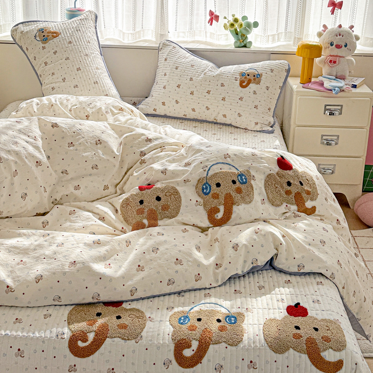 91家纺网 家纺一手货源 找家纺 富米莱（原臻工厂） 2026新款古法仿棉毛巾绣夹棉床盖床垫床褥床笠一四季款系列 可爱小象