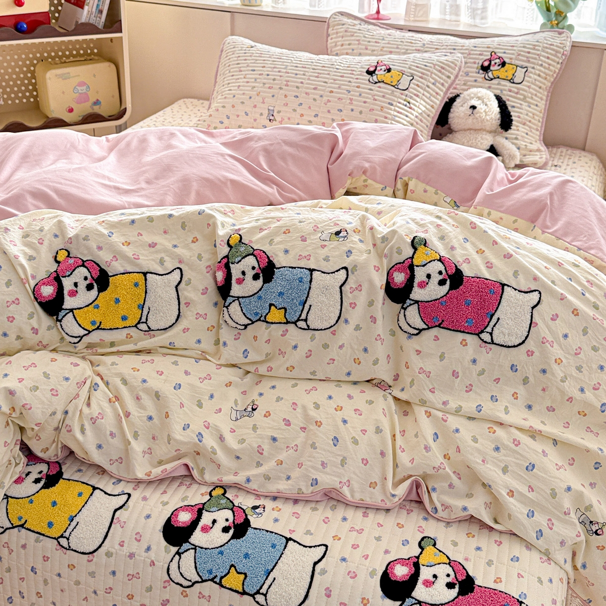 91家纺网 家纺一手货源 找家纺 富米莱（原臻工厂） 2026新款古法仿棉毛巾绣夹棉床盖床垫床褥床笠一四季款系列 奶味狗狗