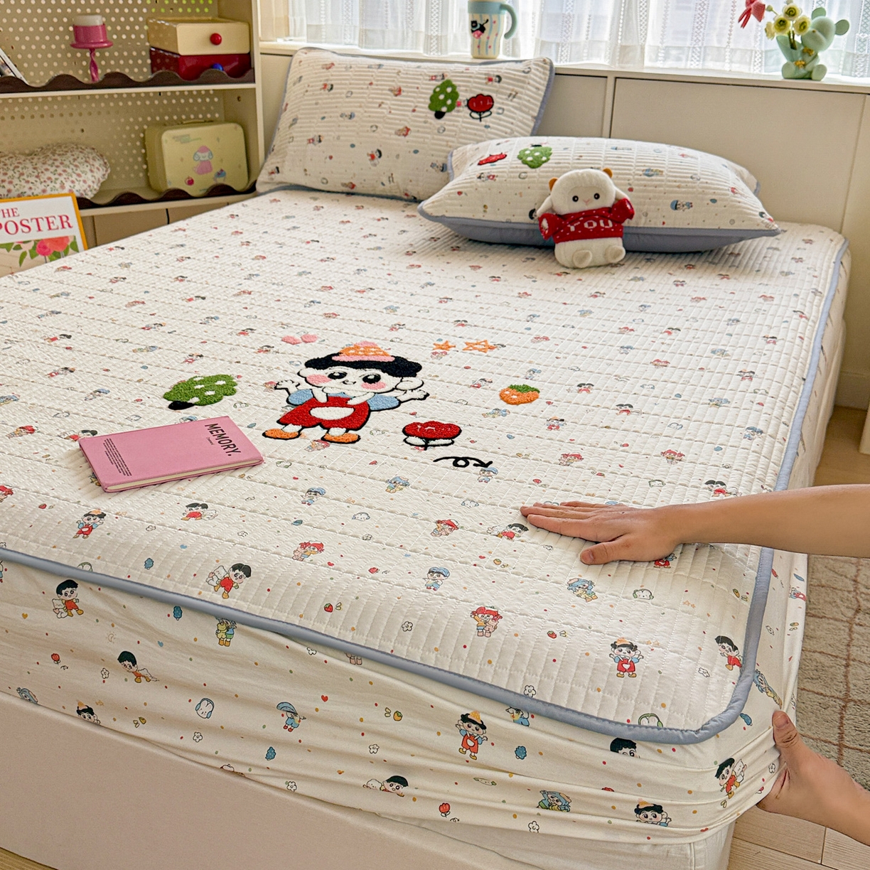 91家纺网 家纺一手货源 找家纺 富米莱（原臻工厂） 2026新款古法仿棉毛巾绣夹棉床盖床垫床褥床笠一四季款系列 小新日记