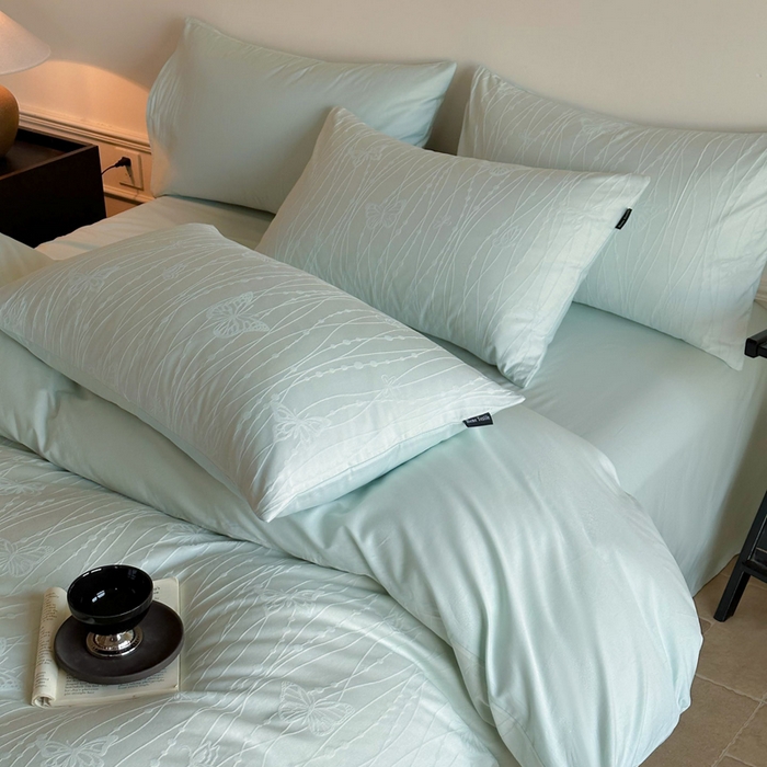 91家纺网 家纺一手货源 找家纺 卧趣家纺 2026新款A类60S贡缎提花全棉四件套 蝶梦-绿