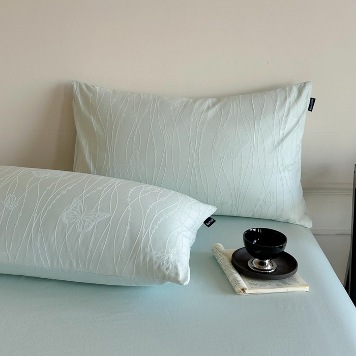 91家纺网 家纺一手货源 找家纺 卧趣家纺 2026新款A类60S贡缎提花全棉四件套 蝶梦-绿