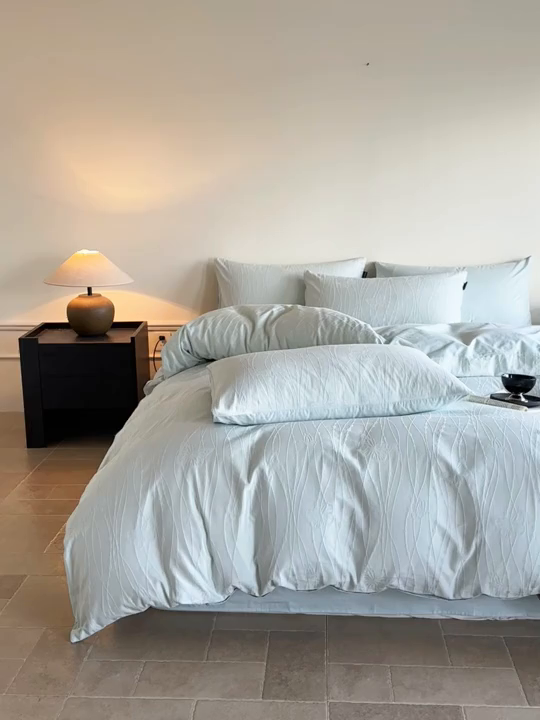 91家纺网 家纺一手货源 找家纺 卧趣家纺 2026新款A类60S贡缎提花全棉四件套 蝶梦-绿