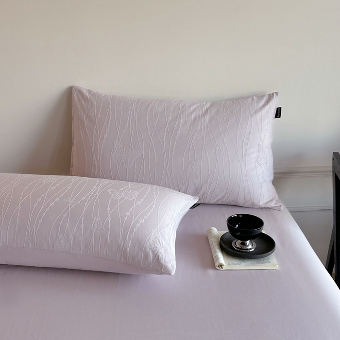 91家纺网 家纺一手货源 找家纺 卧趣家纺 2026新款A类60S贡缎提花全棉四件套 蝶梦-紫