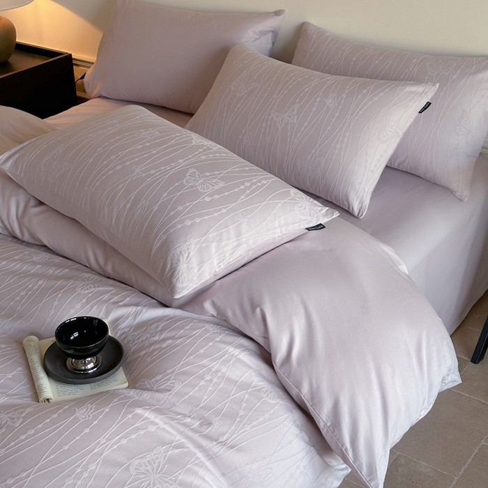 91家纺网 家纺一手货源 找家纺 卧趣家纺 2026新款A类60S贡缎提花全棉四件套 蝶梦-紫