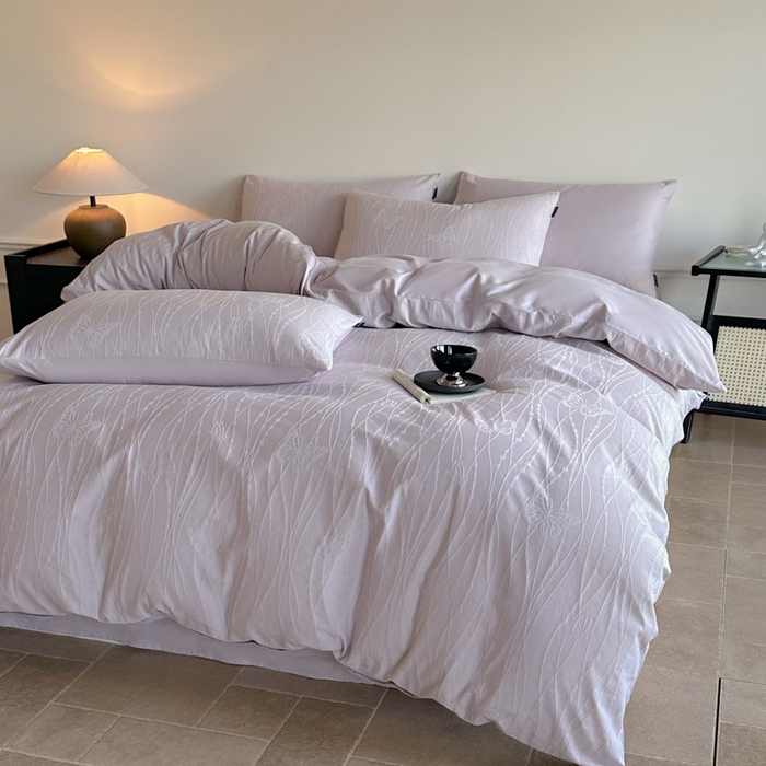 91家纺网 家纺一手货源 找家纺 卧趣家纺 2026新款A类60S贡缎提花全棉四件套 蝶梦-紫