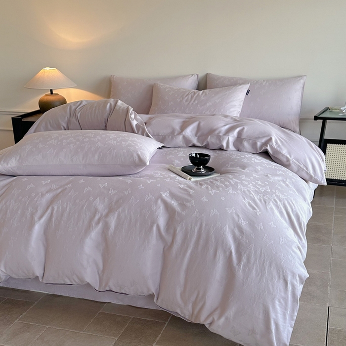 91家纺网 家纺一手货源 找家纺 卧趣家纺 2026新款A类60S贡缎提花全棉四件套 蝶音之舞-紫