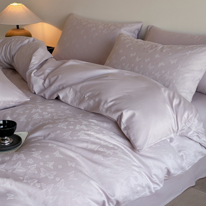 91家纺网 家纺一手货源 找家纺 卧趣家纺 2026新款A类60S贡缎提花全棉四件套 蝶音之舞-紫