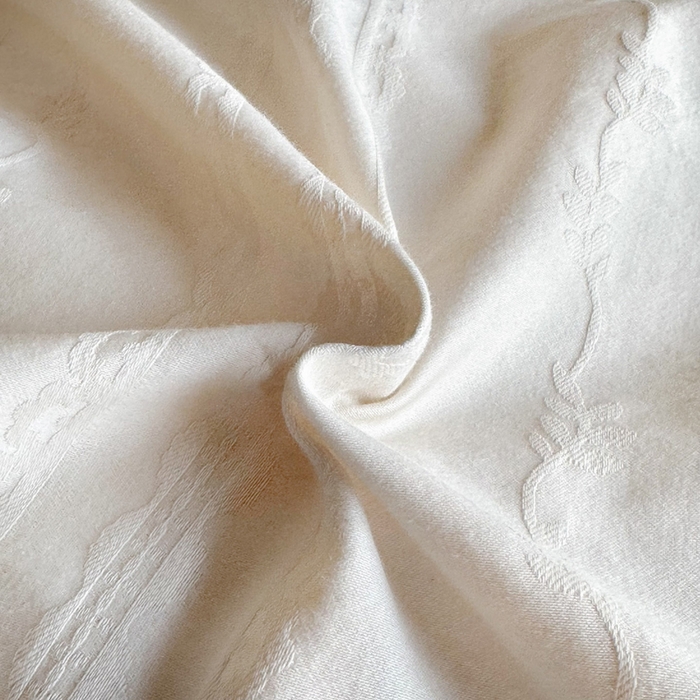 91家纺网 家纺一手货源 找家纺 卧趣家纺 2026新款A类60S贡缎提花全棉四件套 花漾甜心-米