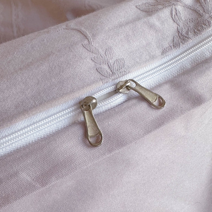 91家纺网 家纺一手货源 找家纺 卧趣家纺 2026新款A类60S贡缎提花全棉四件套 花漾甜心-紫