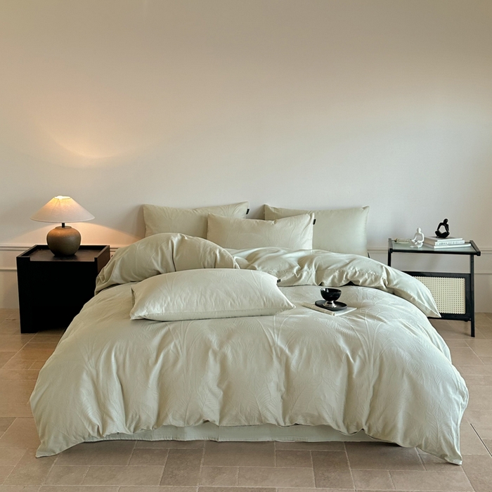 91家纺网 家纺一手货源 找家纺 卧趣家纺 2026新款A类60S贡缎提花全棉四件套 蕉野-奶绿