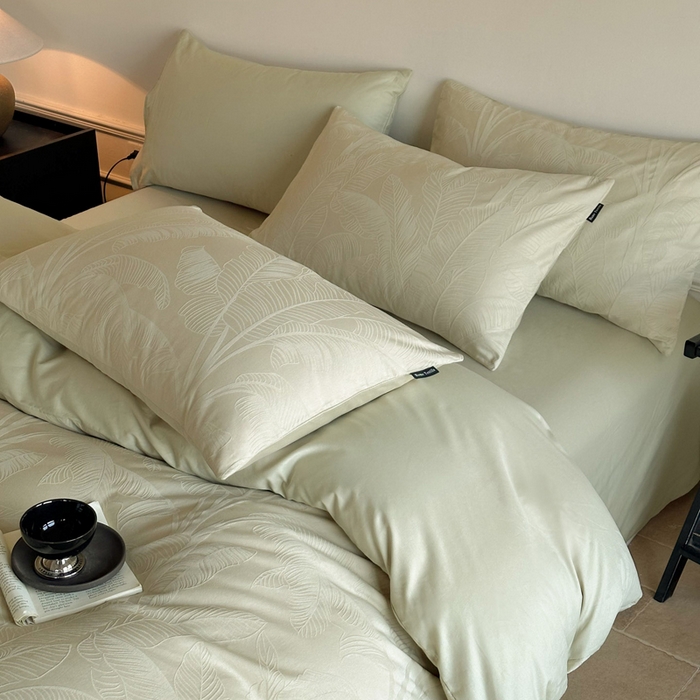 91家纺网 家纺一手货源 找家纺 卧趣家纺 2026新款A类60S贡缎提花全棉四件套 蕉野-奶绿