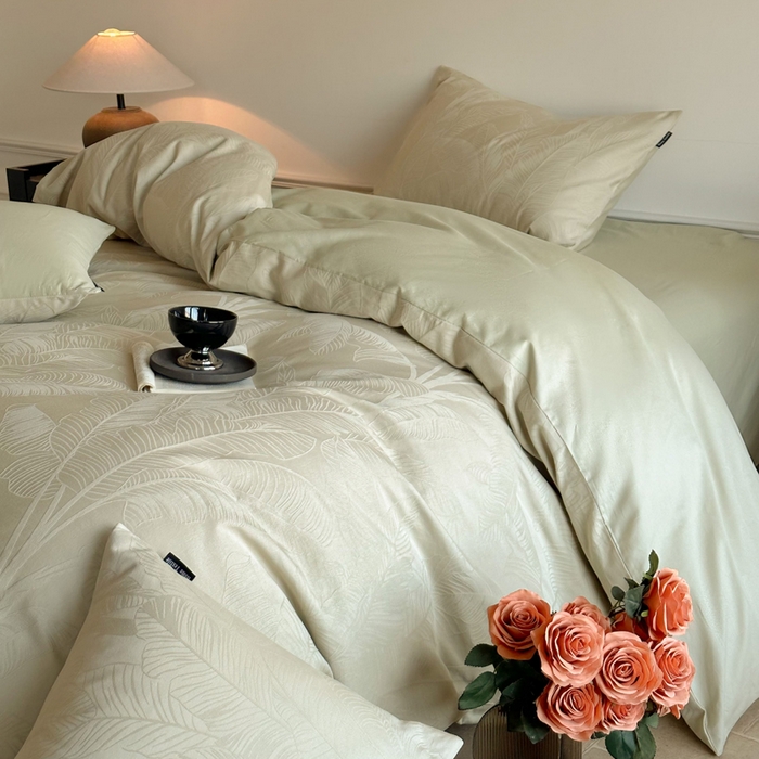 91家纺网 家纺一手货源 找家纺 卧趣家纺 2026新款A类60S贡缎提花全棉四件套 蕉野-奶绿