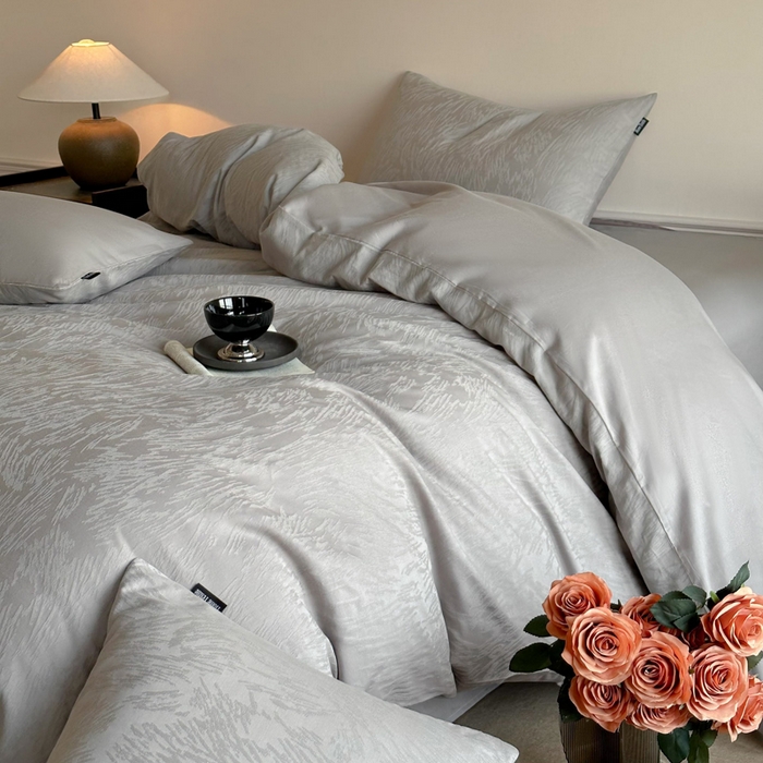 91家纺网 家纺一手货源 找家纺 卧趣家纺 2026新款A类60S贡缎提花全棉四件套 克拉拉-灰