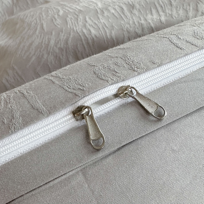 91家纺网 家纺一手货源 找家纺 卧趣家纺 2026新款A类60S贡缎提花全棉四件套 克拉拉-灰