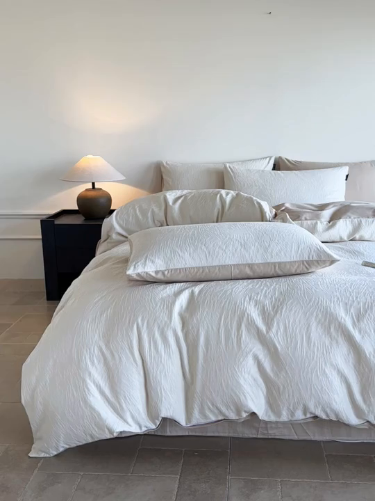 91家纺网 家纺一手货源 找家纺 卧趣家纺 2026新款A类60S贡缎提花全棉四件套 克拉拉-米