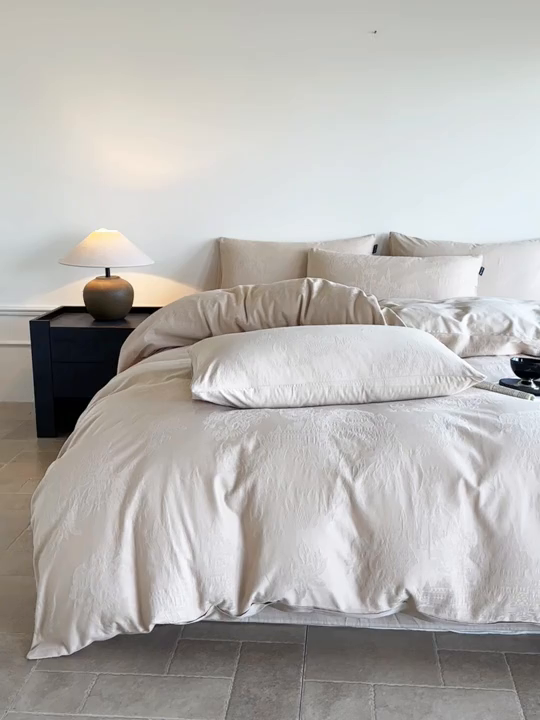 91家纺网 家纺一手货源 找家纺 卧趣家纺 2026新款A类60S贡缎提花全棉四件套 梦幻城堡