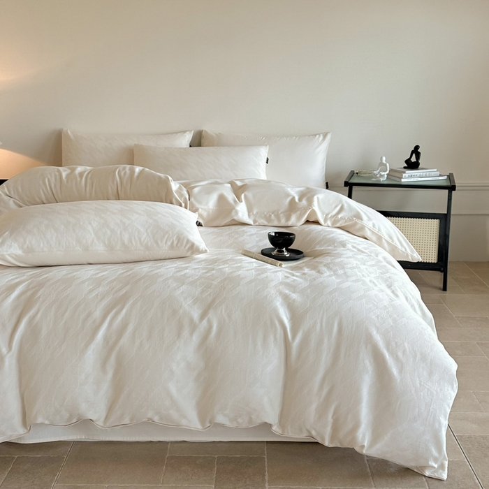 91家纺网 家纺一手货源 找家纺 卧趣家纺 2026新款A类60S贡缎提花全棉四件套 千羽-米