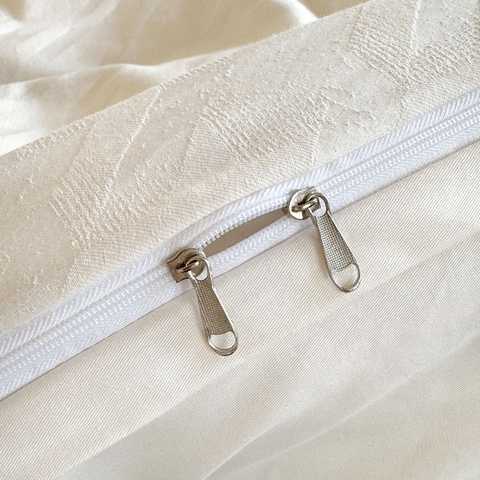 91家纺网 家纺一手货源 找家纺 卧趣家纺 2026新款A类60S贡缎提花全棉四件套 千羽-米