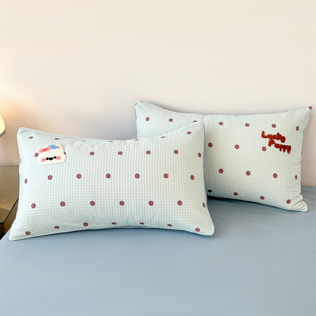 91家纺网 家纺一手货源 找家纺 笙意家纺 2026新款全棉A版华夫格B版40支毛巾绣四件套 欢乐狗