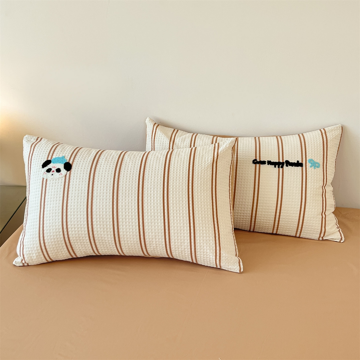 91家纺网 家纺一手货源 找家纺 笙意家纺 2026新款全棉A版华夫格B版40支毛巾绣四件套 苹果小熊