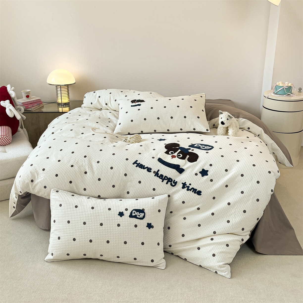 91家纺网 家纺一手货源 找家纺 笙意家纺 2026新款全棉A版华夫格B版40支毛巾绣四件套 圆点小狗