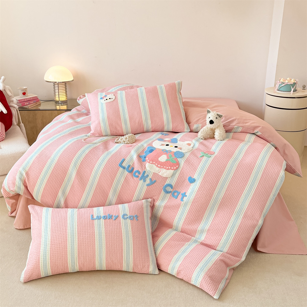 91家纺网 家纺一手货源 找家纺 笙意家纺 2026新款全棉A版华夫格B版40支毛巾绣四件套 咪咪小猫