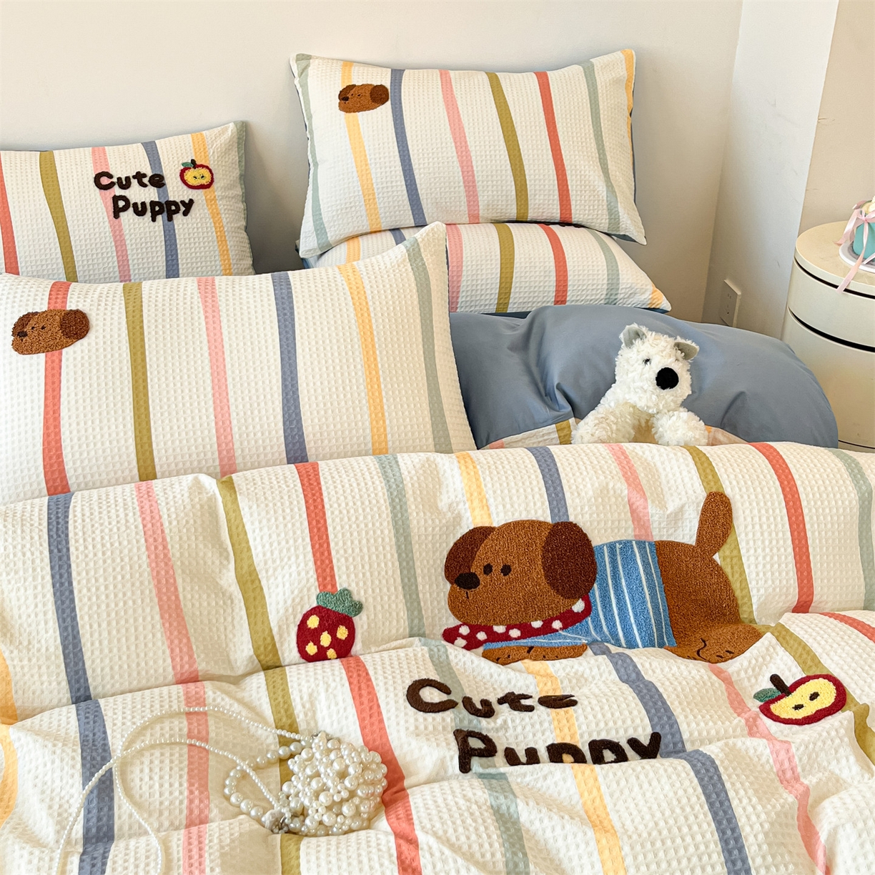 91家纺网 家纺一手货源 找家纺 笙意家纺 2026新款全棉A版华夫格B版40支毛巾绣四件套 莓莓狗