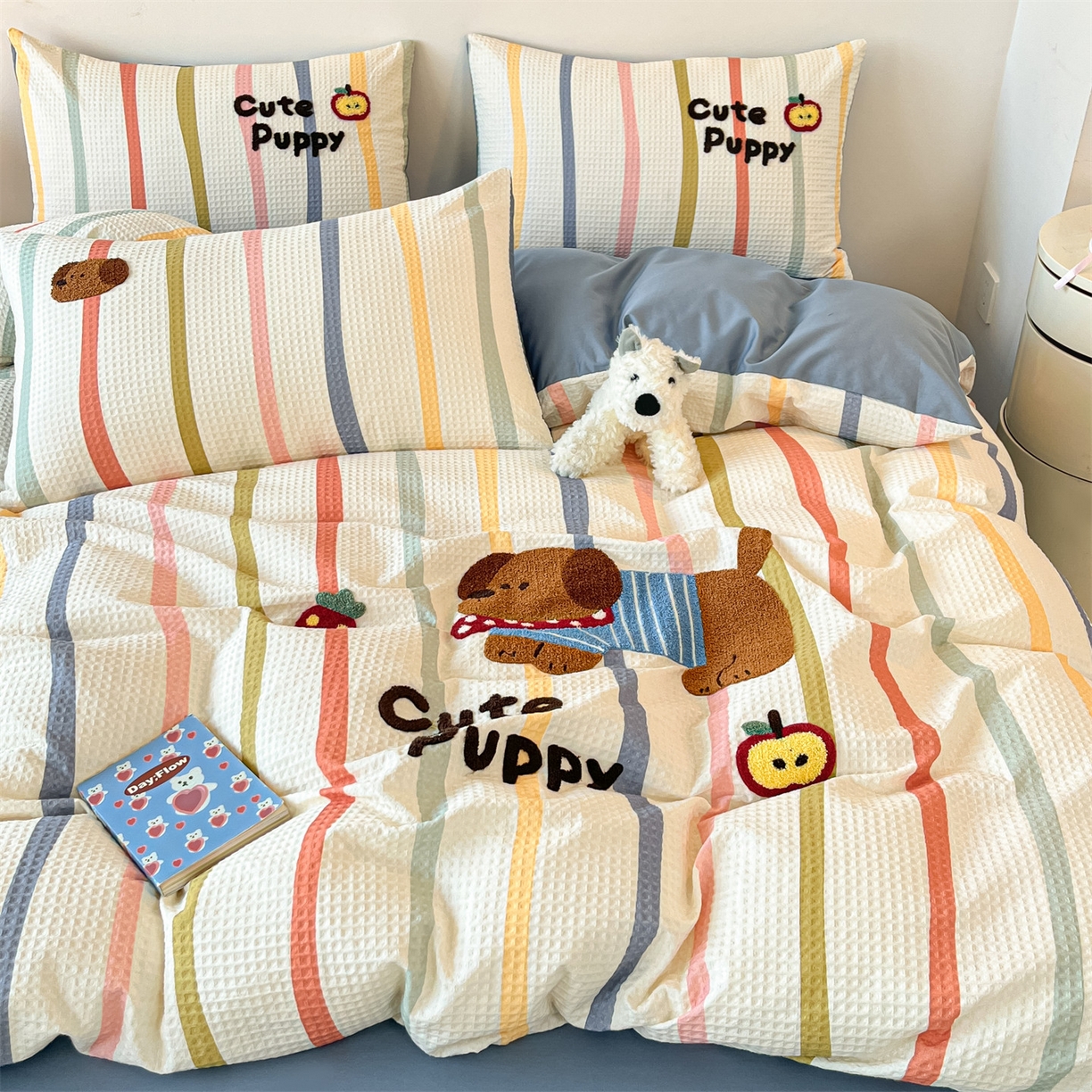 91家纺网 家纺一手货源 找家纺 笙意家纺 2026新款全棉A版华夫格B版40支毛巾绣四件套 莓莓狗