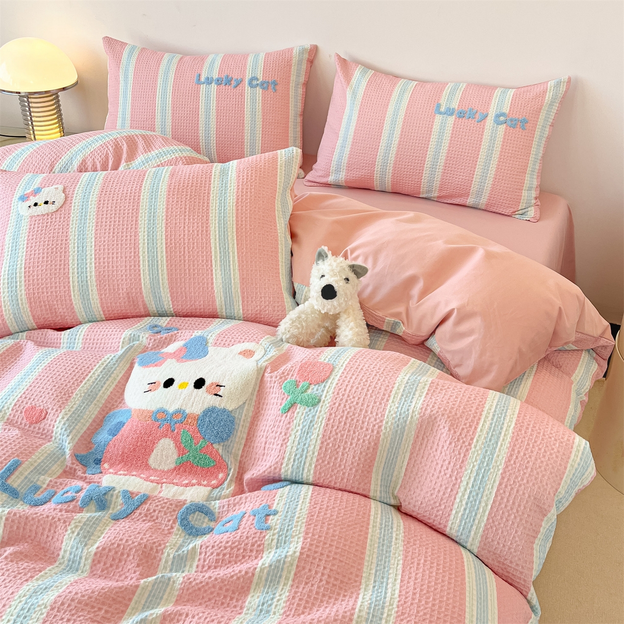 91家纺网 家纺一手货源 找家纺 笙意家纺 2026新款全棉A版华夫格B版40支毛巾绣四件套 咪咪小猫