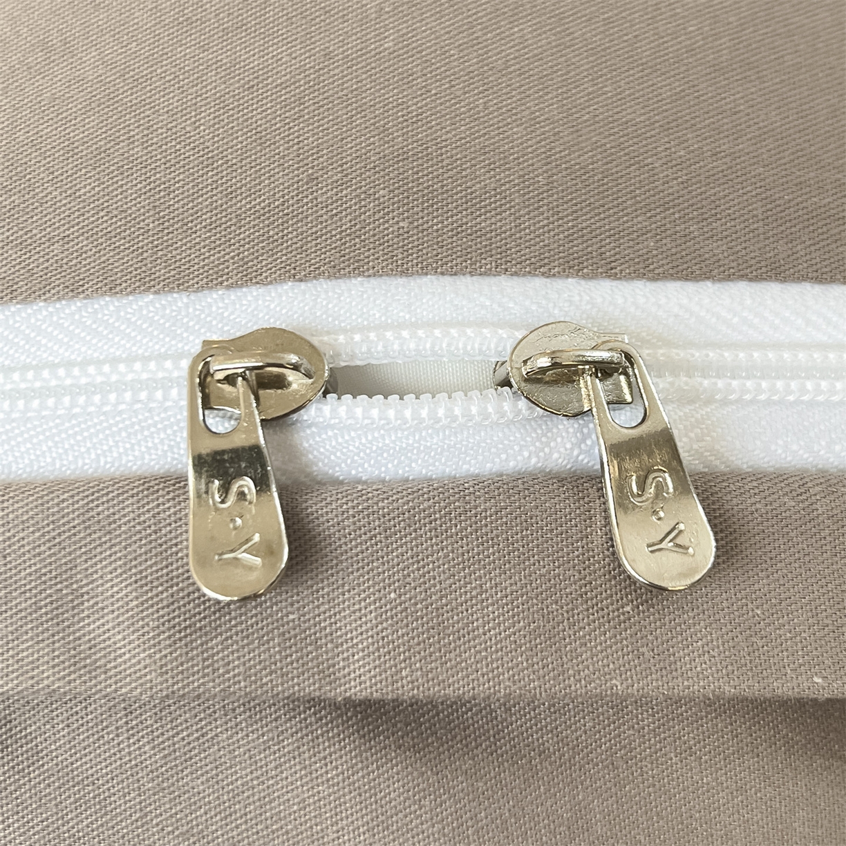 91家纺网 家纺一手货源 找家纺 笙意家纺 2026新款全棉A版华夫格B版40支毛巾绣四件套 圆点小狗