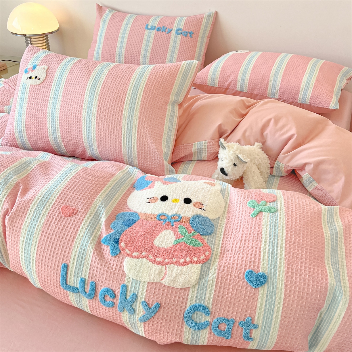 91家纺网 家纺一手货源 找家纺 笙意家纺 2026新款全棉A版华夫格B版40支毛巾绣四件套 咪咪小猫