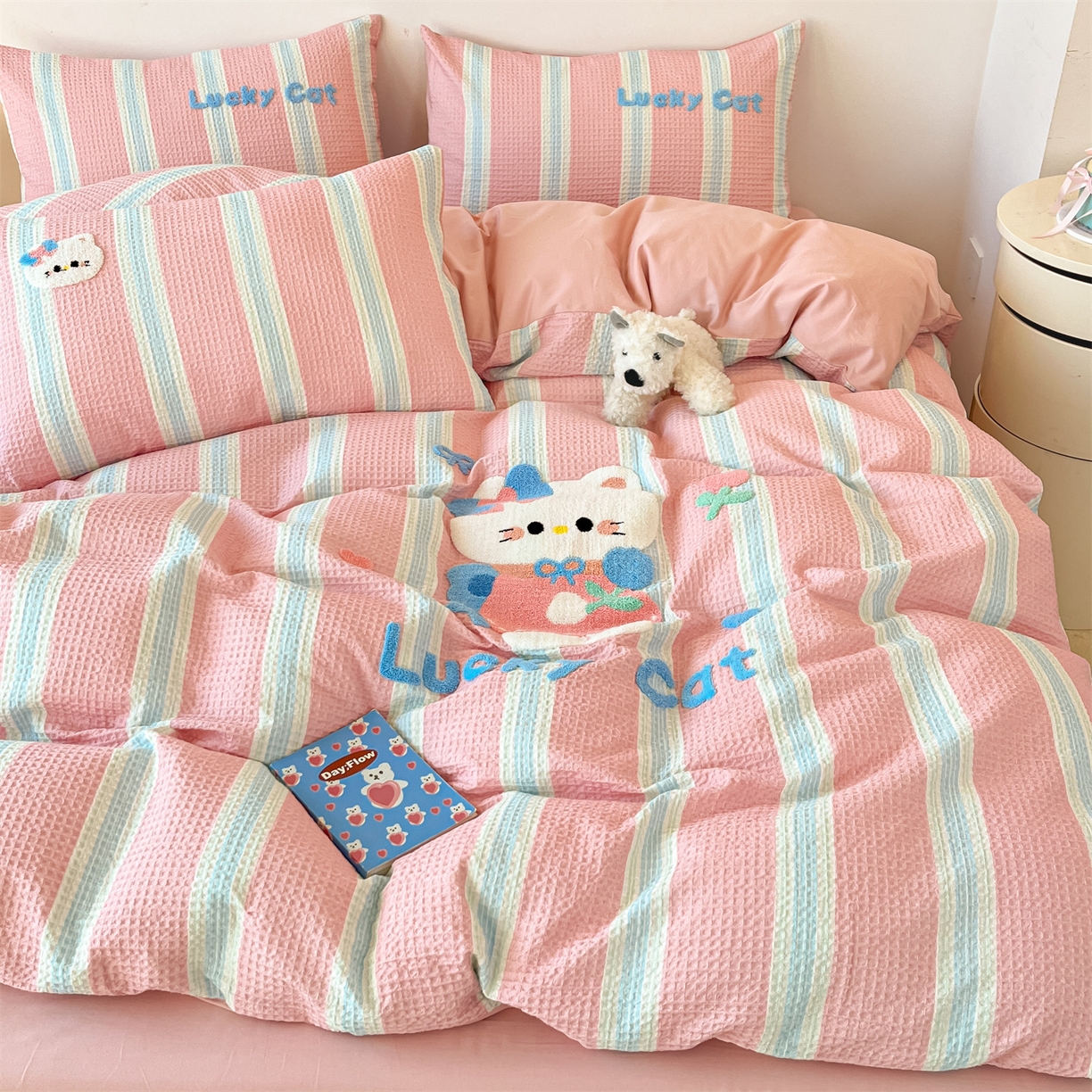 91家纺网 家纺一手货源 找家纺 笙意家纺 2026新款全棉A版华夫格B版40支毛巾绣四件套 咪咪小猫