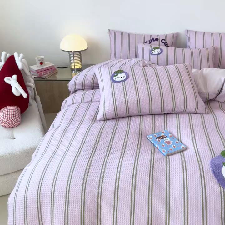 91家纺网 家纺一手货源 找家纺 笙意家纺 2026新款全棉A版华夫格B版40支毛巾绣四件套 山竹小猫