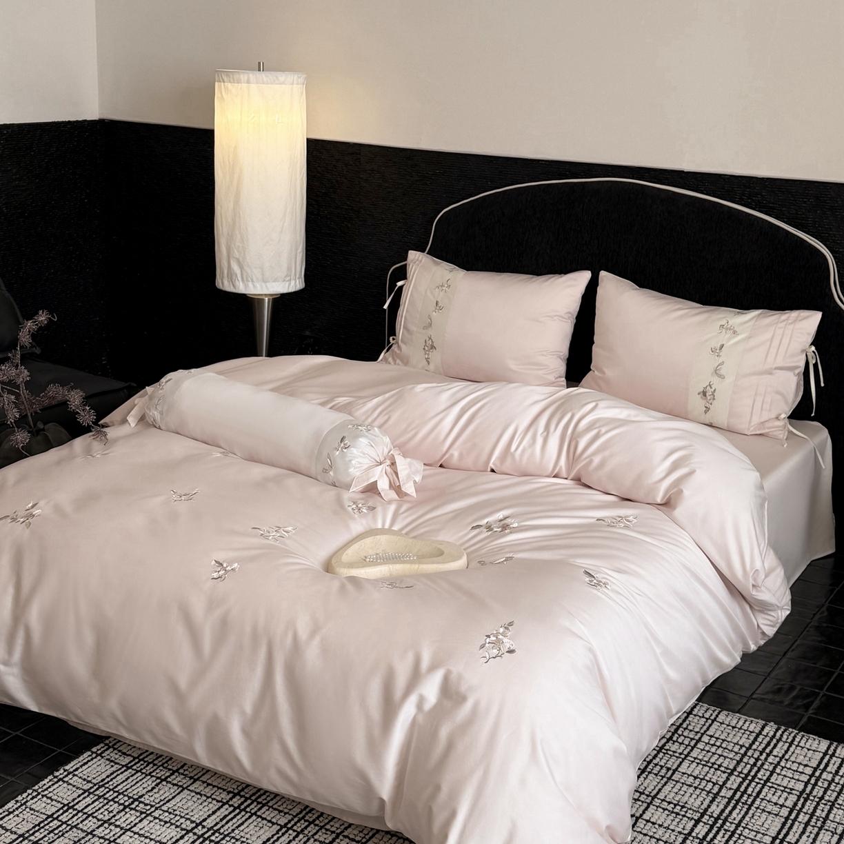 91家纺网 家纺一手货源 找家纺 （总）鹿班家居 2026新款100s长绒棉纯棉刺绣四件套-境花辞（标准会员-20元）