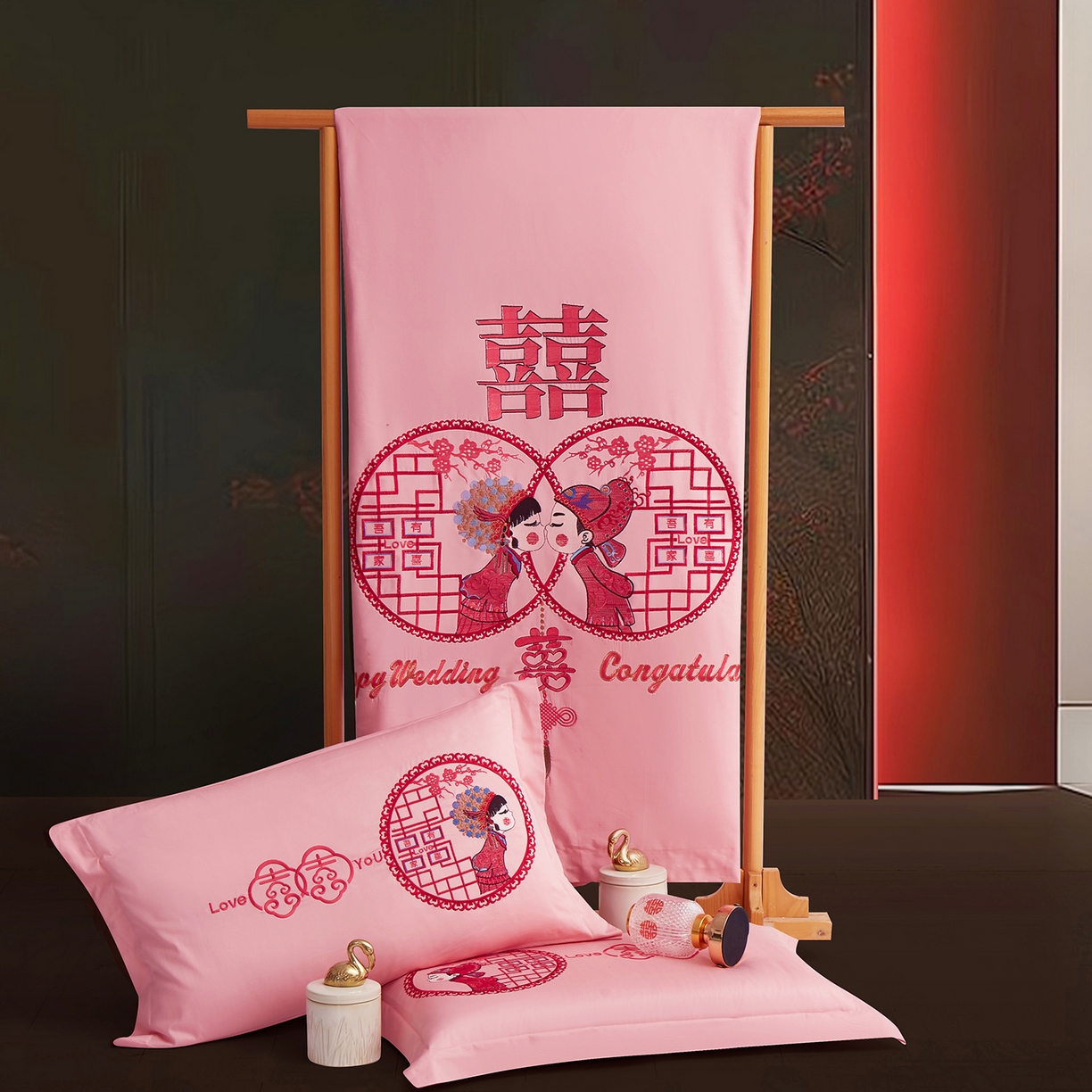 91家纺网 家纺一手货源 找家纺 浩情国际婚庆供货中心 2026新款100%全棉长绒棉纯棉婚庆四件套结婚刺绣六件套多件套长期供货 （提供买家秀） 爱在一起-粉玉