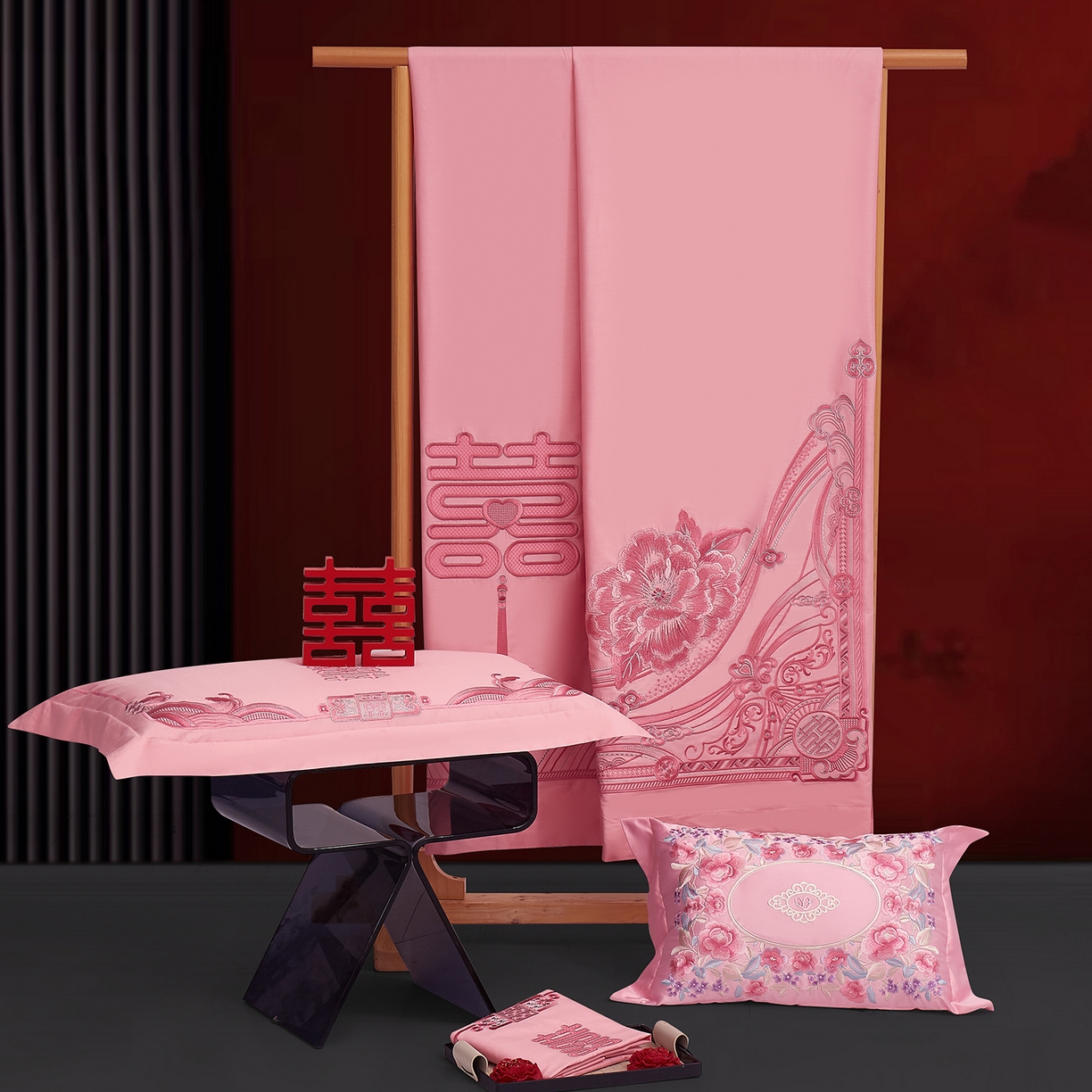 91家纺网 家纺一手货源 找家纺 浩情国际婚庆供货中心 2026新款100%全棉长绒棉纯棉婚庆四件套结婚刺绣六件套多件套长期供货 （提供买家秀） 红粉佳人-粉玉