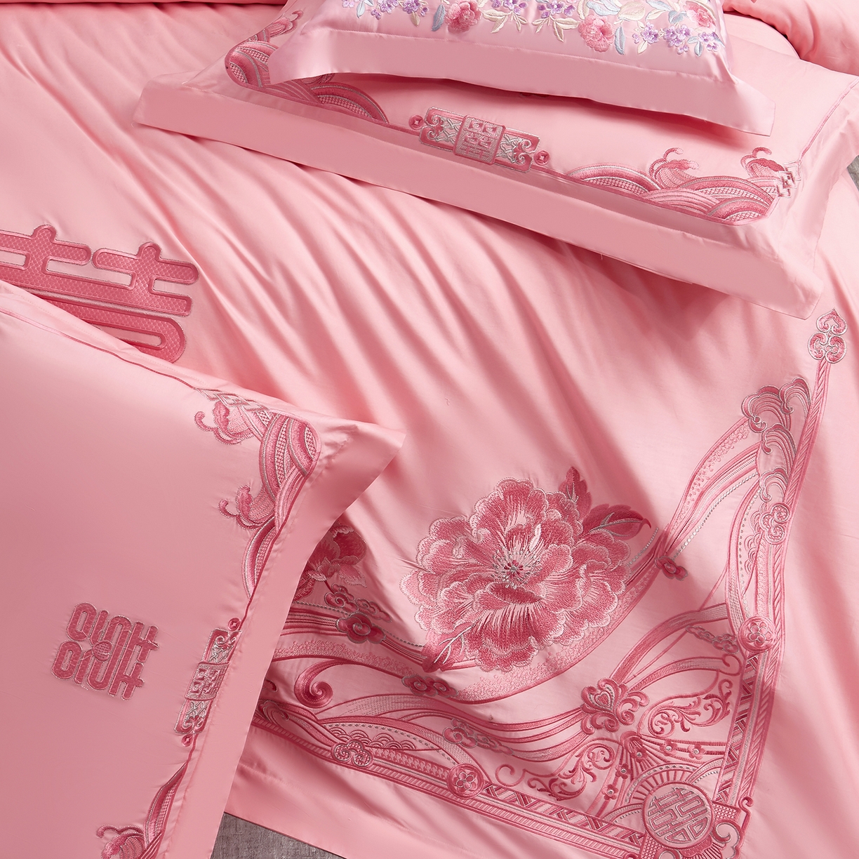 91家纺网 家纺一手货源 找家纺 浩情国际婚庆供货中心 2026新款100%全棉长绒棉纯棉婚庆四件套结婚刺绣六件套多件套长期供货 （提供买家秀） 红粉佳人-粉玉